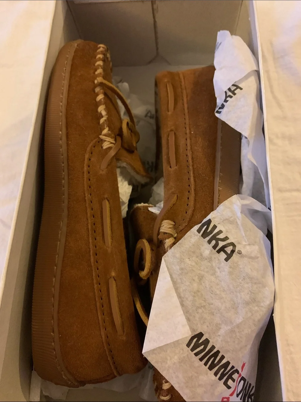 Minnetonka Women’s Moccasin Brown Shoe Slipper Sz 6 NEW Shearling Lined Hardsole